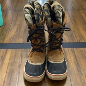 Sorel women’s Joan of Arctic boots size 8.5